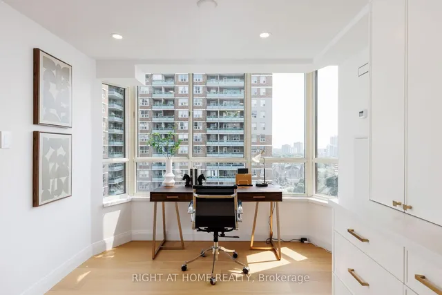 Additional image 22 of 130 Carlton St Unit 1403