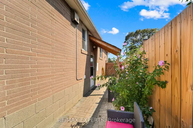 Additional image 30 of 50 Datchet Rd