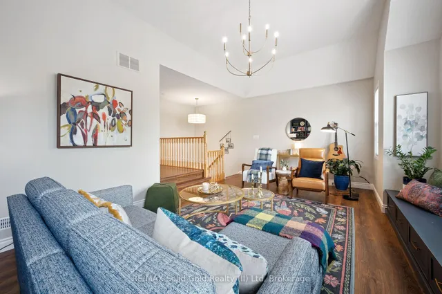 Additional image 21 of 12 Frankfurt St