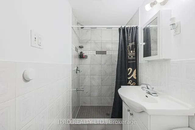 Additional image 9 of 1667 Albion Rd Unit 53