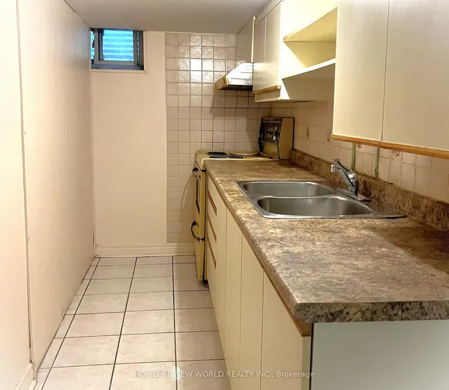 Additional image 21 of 28 Greyhound Dr