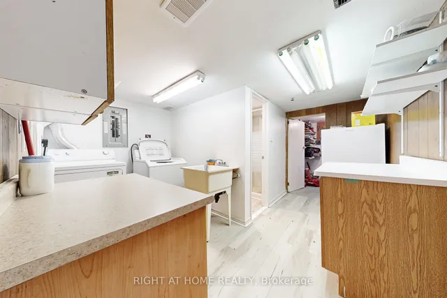 Additional image 34 of 159 ROSEMOUNT Ave