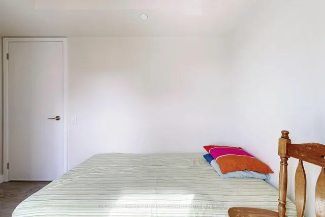 Additional image 14 of 38 Monte Kwinter Crt Crt Unit 603