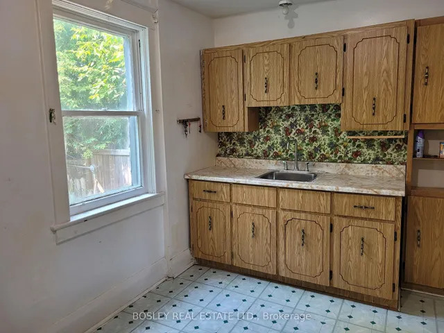 Additional image 9 of 12 Thyra Ave