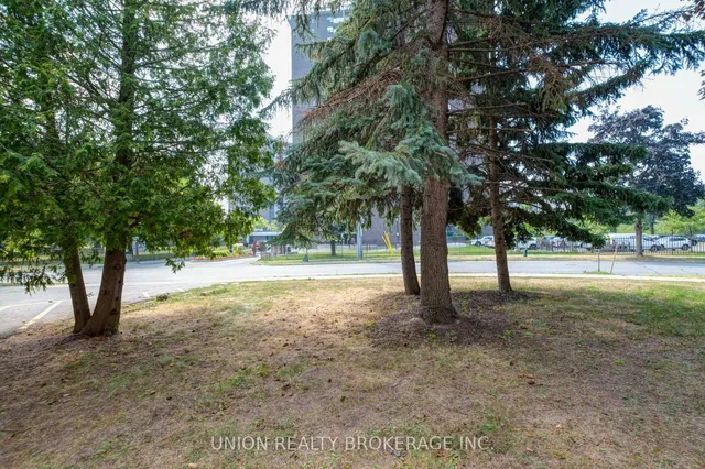 Additional image 27 of 70 Old Sheppard Ave Unit 103