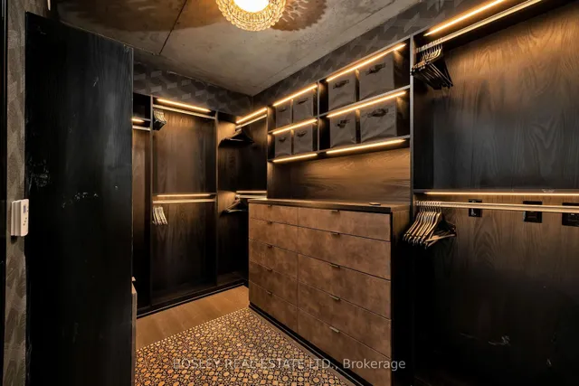 Additional image 27 of 21 Lawren Harris Sq Unit 804