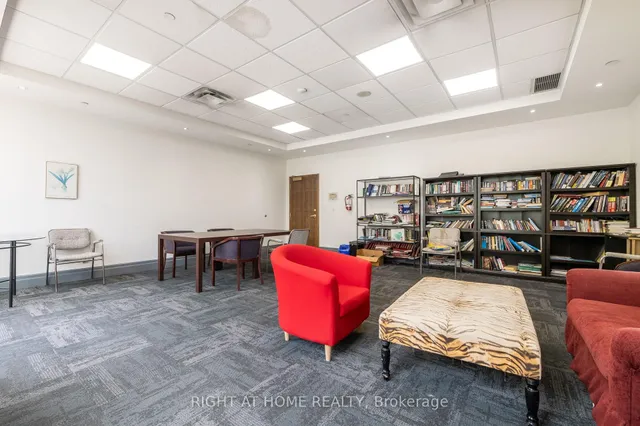 Additional image 45 of 1 Lee Centre Dr Unit 613