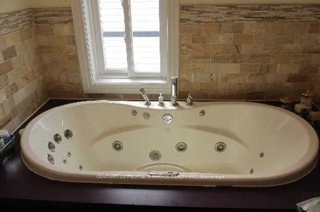 Additional image 5 of 34 Fairwood Cres