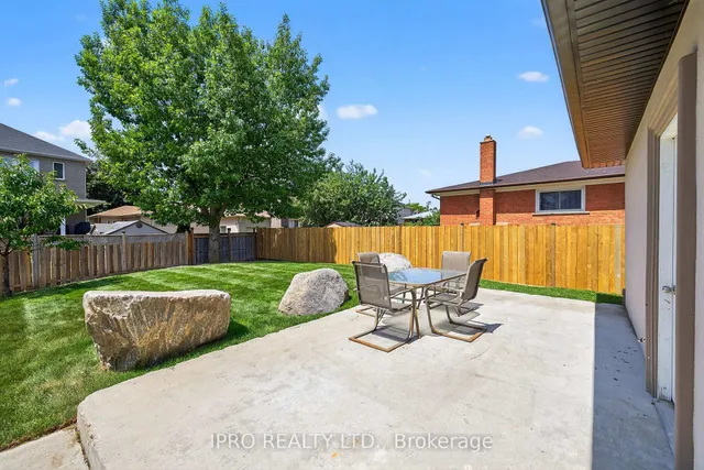 Additional image 48 of 34 Knox Ave