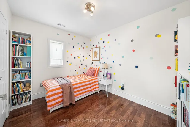 Additional image 26 of 102 Gilbert Ave