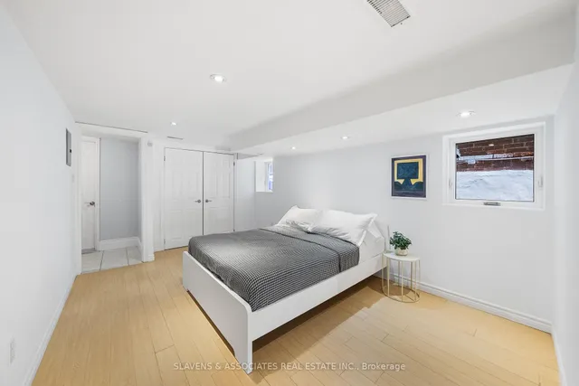 Additional image 30 of 102 Gilbert Ave