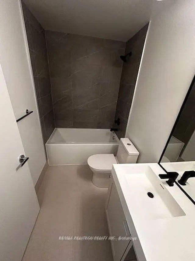 Additional image 10 of 250 Lawrence Ave Unit 415