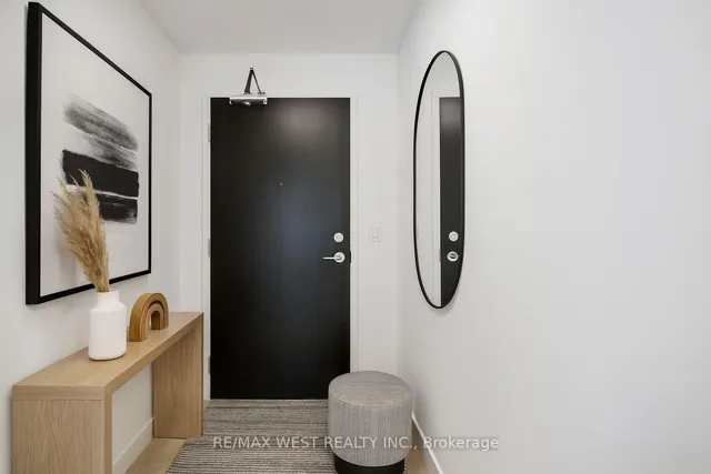 Additional image 4 of 18 Yonge St Unit 710