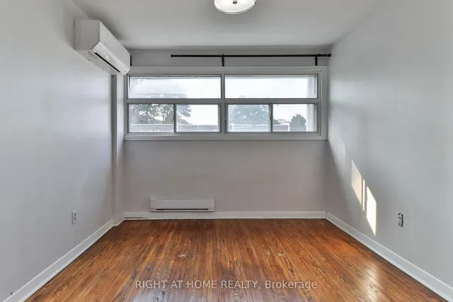 Additional image 37 of 34 Venetian Cres Unit 144