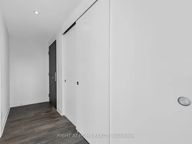 Additional image 4 of 185 Roehampton Ave Unit 3110