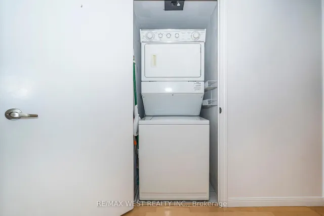 Additional image 32 of 1000 King St Unit 209