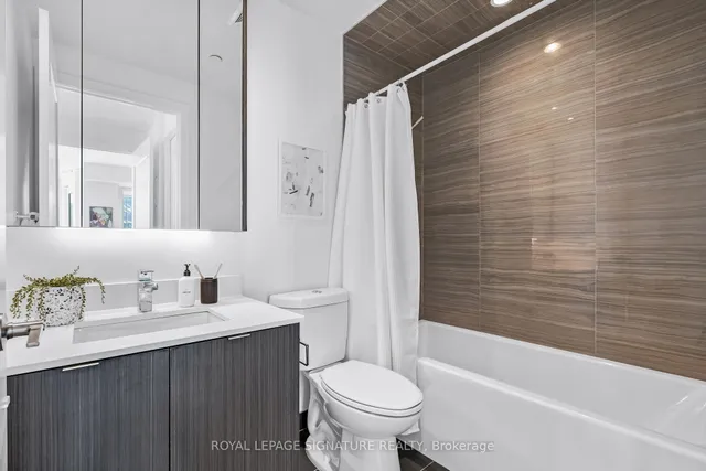 Additional image 19 of 15 Merchants' Wharf Unit 942