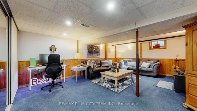 Additional image 38 of 34 Edge Park Ave