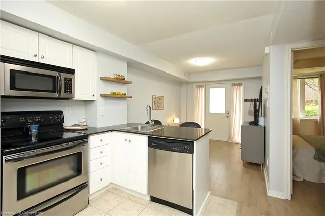 Additional image 8 of 10 Laidlaw St Unit 705
