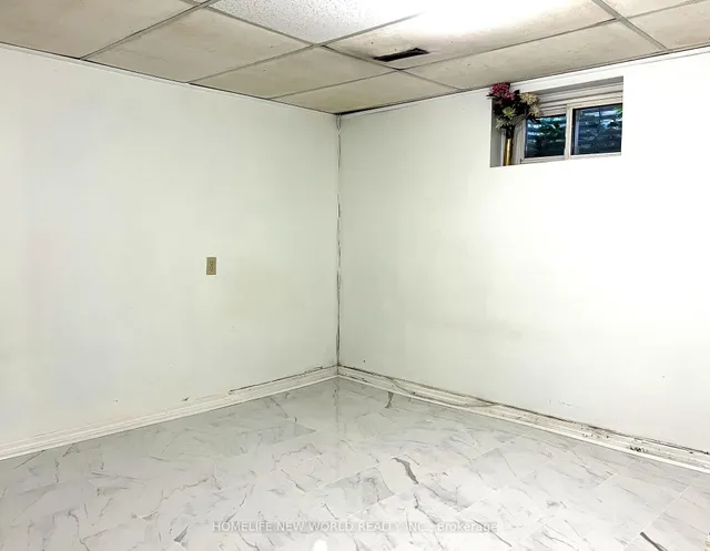 Additional image 22 of 28 Greyhound Dr