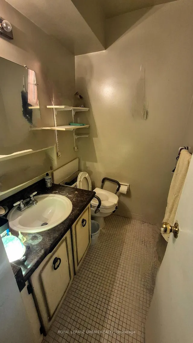 Primary image of 1135 Logan Ave Unit 806