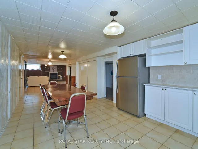 Additional image 30 of 25 Diana Dr