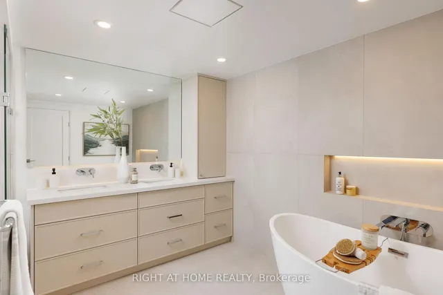 Additional image 31 of 130 Carlton St Unit 1403