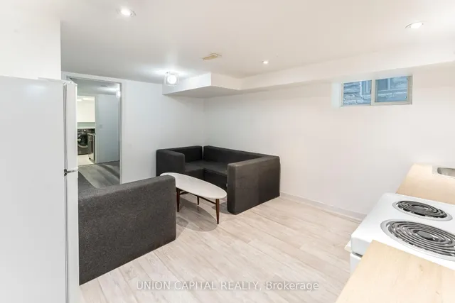 Additional image 27 of 56 Cloverdale Rd