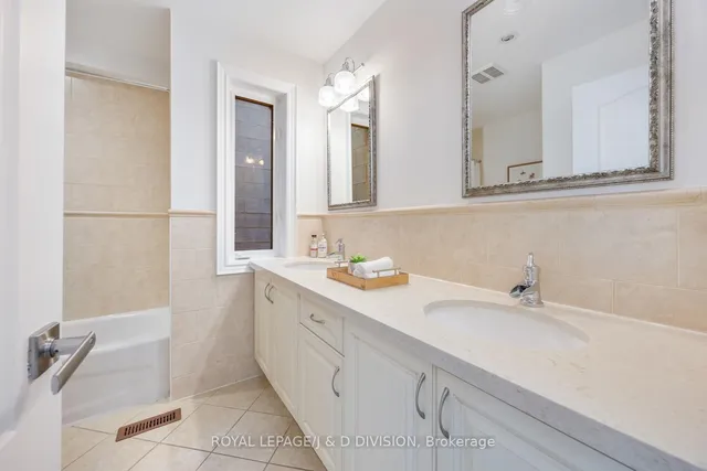 Additional image 19 of 33 Clark St