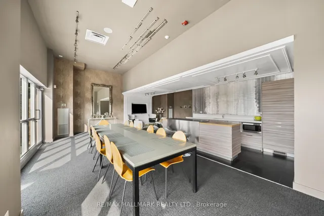 Additional image 32 of 569 King St Unit 503