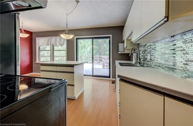 Additional image 18 of 74 Lakeside Dr