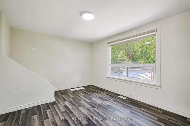 Additional image 7 of 1081 Victoria Park Ave