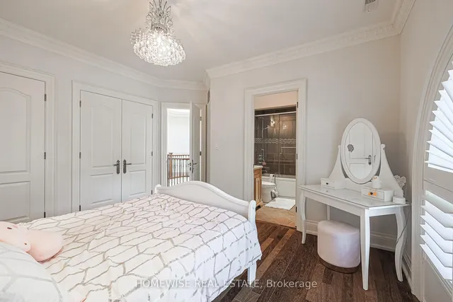 Additional image 33 of 2706 Bayview Ave