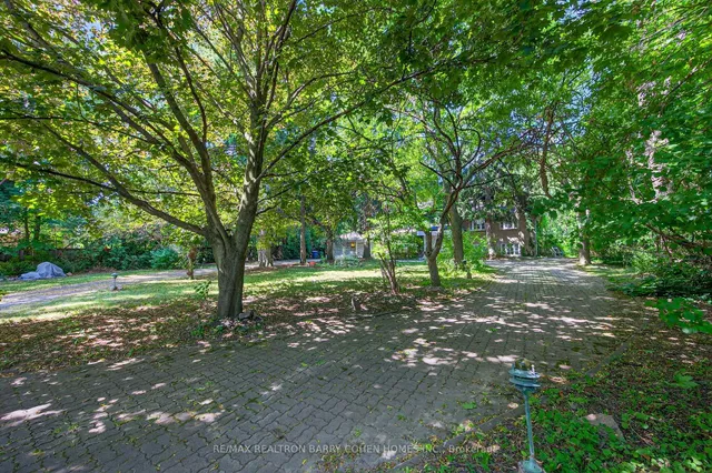 Additional image 5 of 2472 Bayview Ave