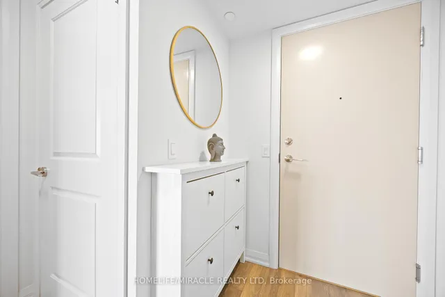 Additional image 3 of 30 Meadowglen Pl Unit 2002