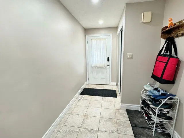 Additional image 18 of 294 Fergus Ave Unit 1