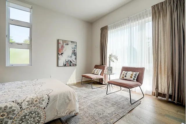 Additional image 32 of 46 Broadleaf Rd