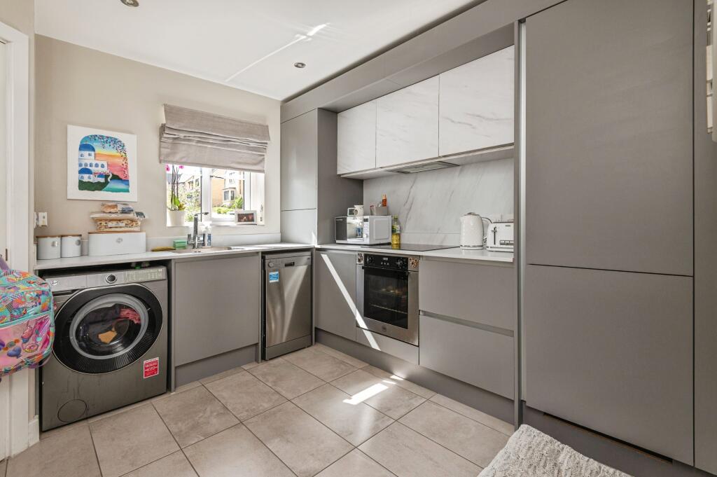 Additional image 5 of Kensington Way, Cleckheaton, BD19
