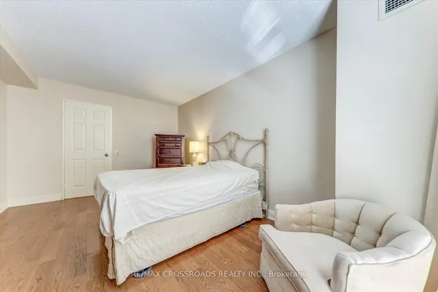 Additional image 25 of 1 Concorde Pl Unit 405