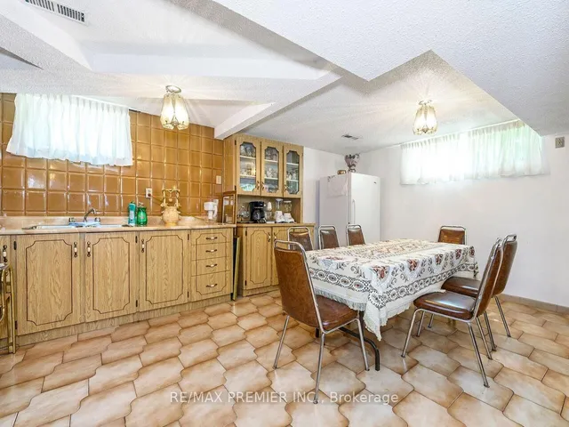 Additional image 27 of 83 Spenvalley Dr