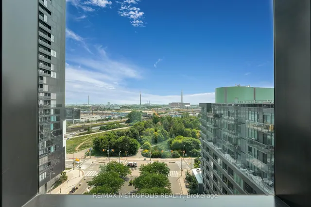 Additional image 15 of 21 Lawren Harris Sq Unit 1213