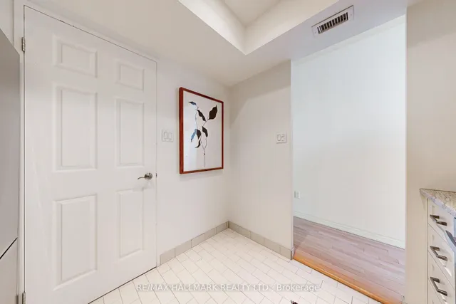 Additional image 21 of 65 Scadding Ave Unit 924