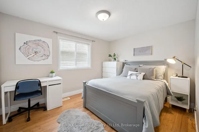 Additional image 25 of 12 Frankfurt St