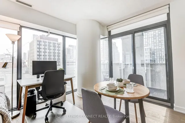 Additional image 15 of 25 Richmond St Unit 902