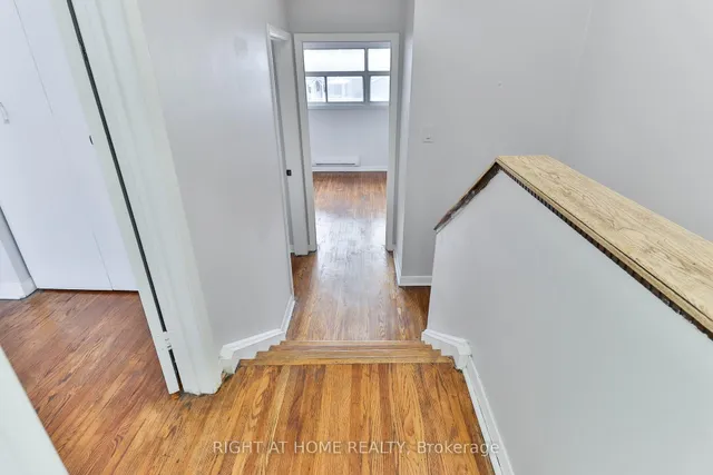 Additional image 31 of 34 Venetian Cres Unit 144