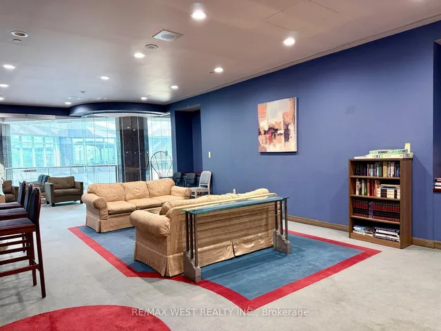 Additional image 32 of 38 Elm St Unit 410