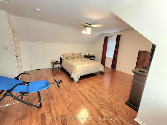 Additional image 27 of 159 ROSEMOUNT Ave