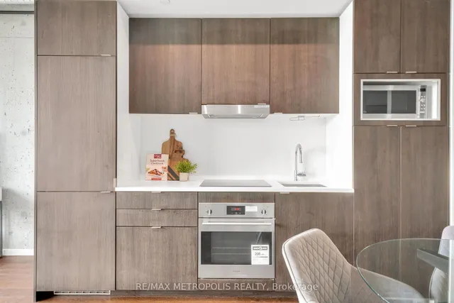 Additional image 8 of 21 Lawren Harris Sq Unit 1213