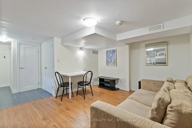 Additional image 33 of 32 Chamberlain Ave