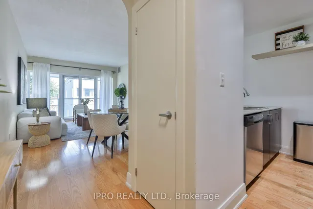 Additional image 18 of 1636 Dundas St Unit 5